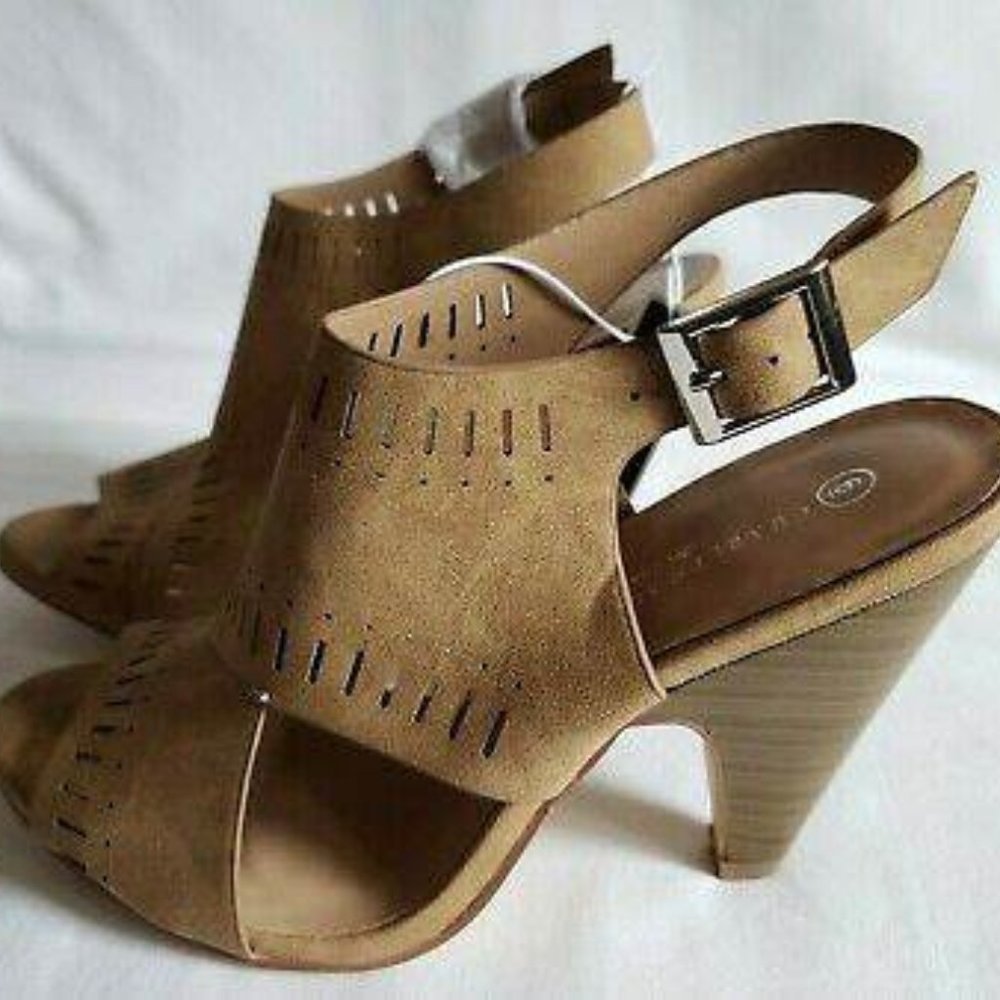 Vegan  Leather Booties NEW - Picture 4 of 15